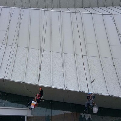 專業高效，守護城市“顏面”——長春大樓幕墻清洗施工服務全解析